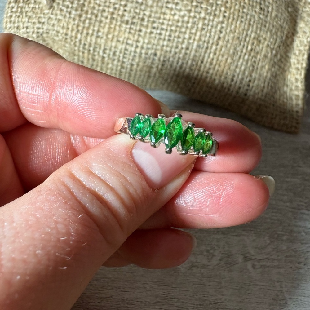Semi Adjustable Green Gemstone Silver Ring - Costume Jewelry